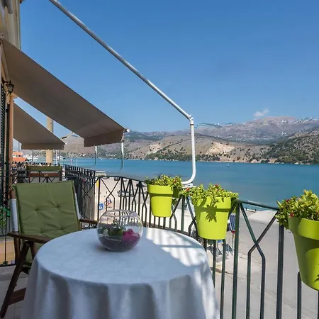 Rouchotas Lägenhetshotell Argostoli (Kefalonia)