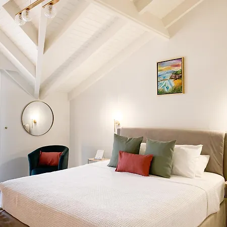 Lägenhetshotell Rouchotas 4*