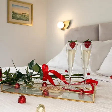 Rouchotas Lägenhetshotell 4*