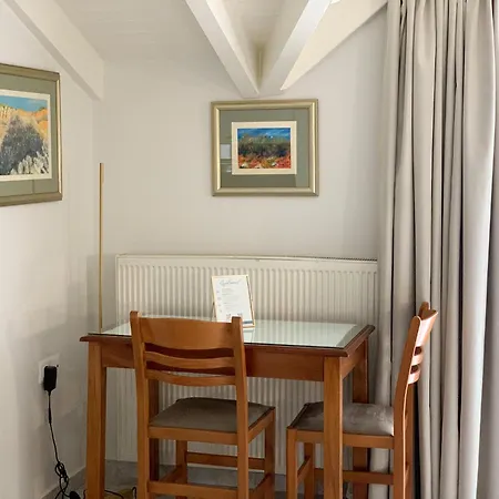 Rouchotas Aparthotel